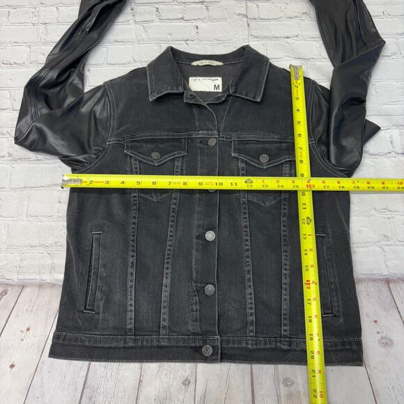 Rag & Bone Women Lamb Leather Sleeve Denim Jacket Size Medium Black D060 -1 - Picture 2 of 15